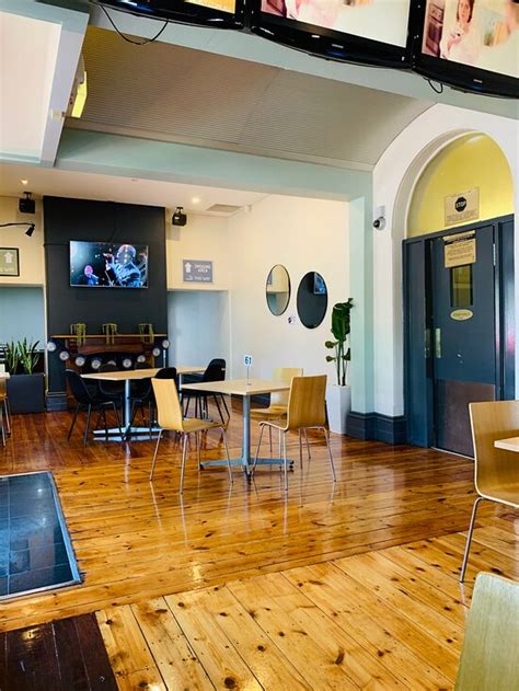 Excelsior Hotel in Adelaide .